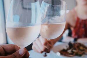How to Stay Properly Hydrated: The Complete Guide to Healthy Hydration